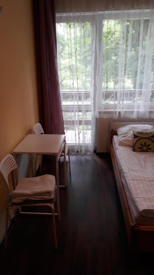 Apartamenty I Pokoje Przy Parku Єленя-Ґура Екстер'єр фото